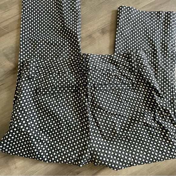 J. Crew Stretch City Fit Capri Pants Black print Size 4 - Picture 3 of 4
